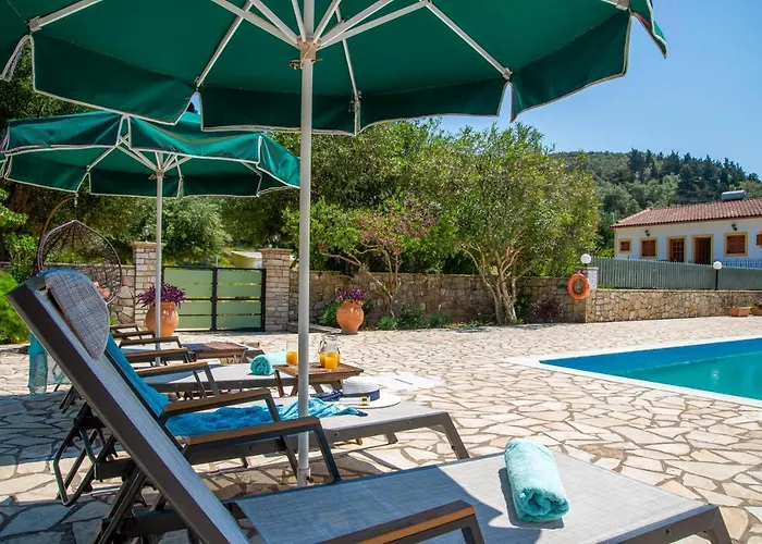Aphrodite Studios & Apt With Pool