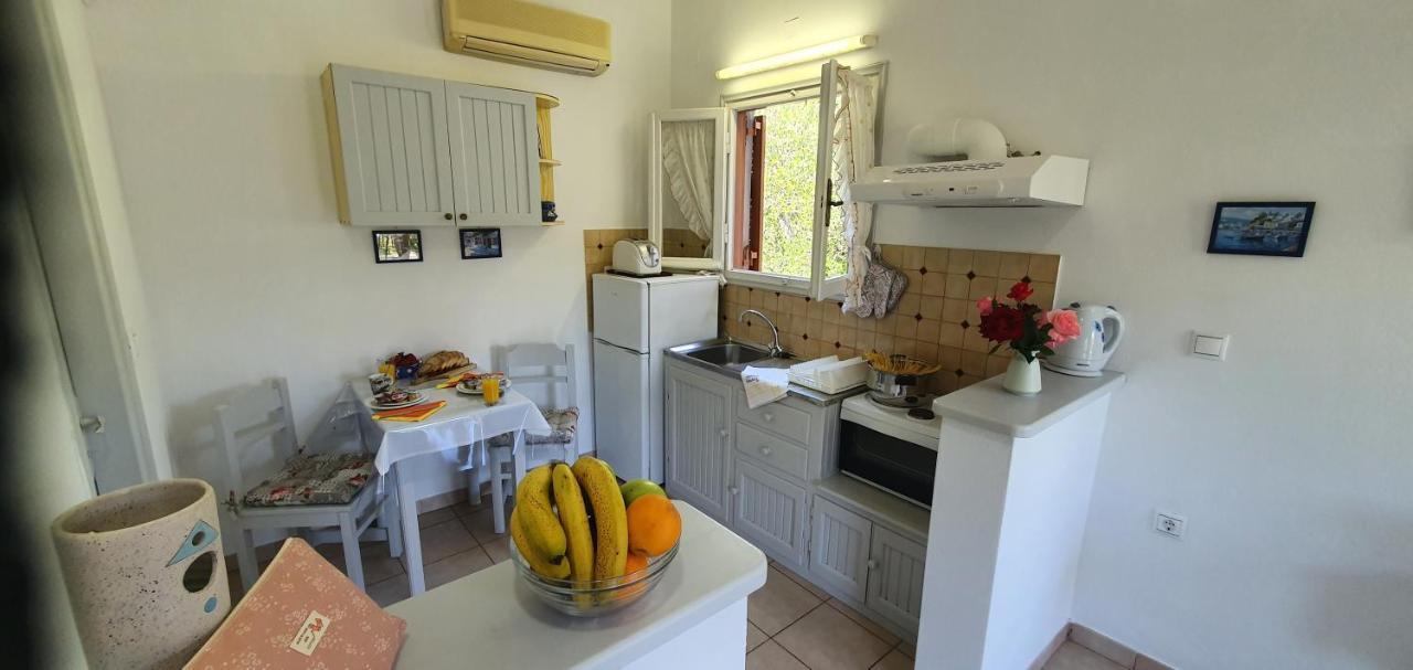 Apartment Aphrodite & With Pool *