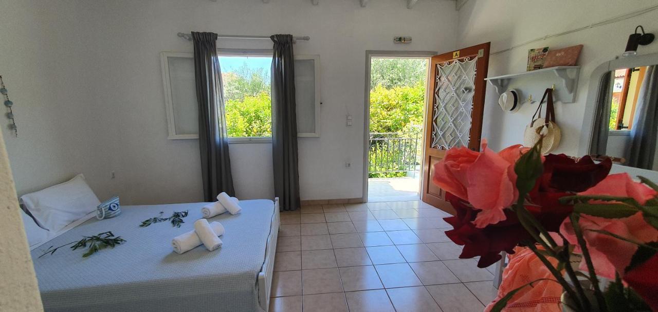 Apartment Aphrodite & With Pool